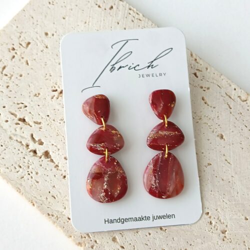 Leonie ~ Velvet Rouge