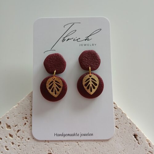 Pauline ~ Crimson night