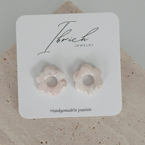 Daisy Stud ~ Poederroze