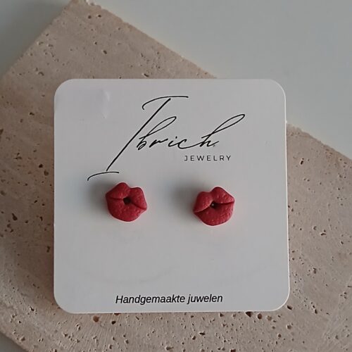 Kiss ~ Burgundy